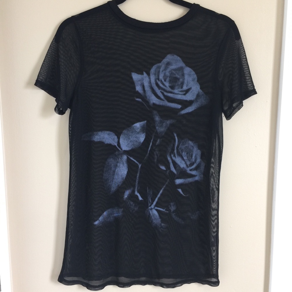 Atticute women’s t shirt size XS